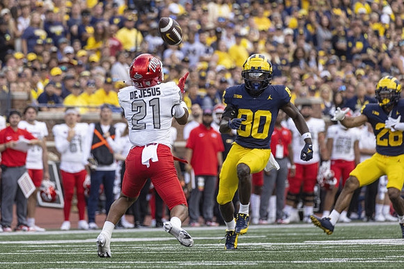 Eamonn Dennis (80) and Quinten Johnson (28)