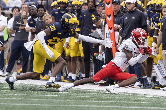 Jyaire Hill (20)