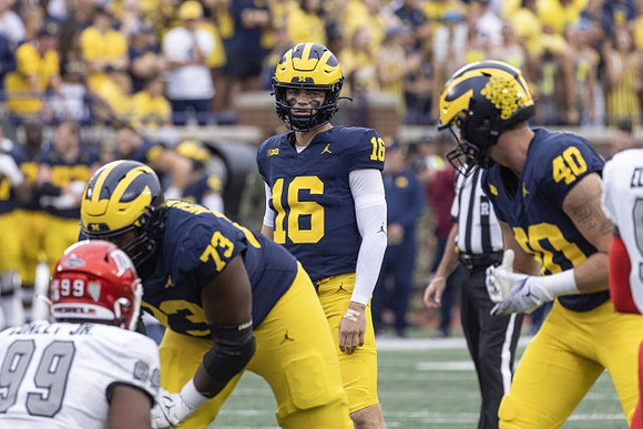 LaDarius Henderson (73), Davis Warren (16), and Josh Beetham (40)