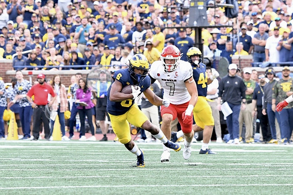 Cornelius Johnson (6) and Max Bredeson (44)