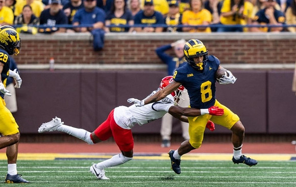 Quinten Johnson (28) and Tyler Morris (8)