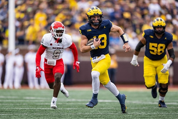 Jack Tuttle (13) and Giovanni El-Hadi (58)