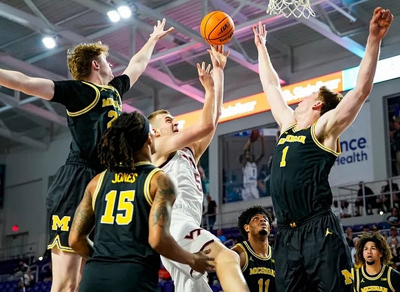 Sam Walters (24), Rubin Jones (15), Danny Wolf (1), Roddy Gayle Jr. (11), and Tre Donaldson (3)