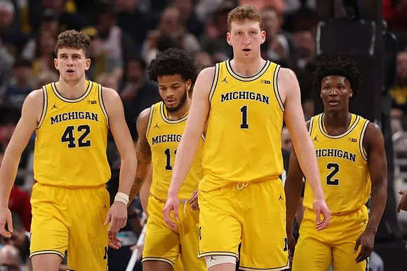 Will Tschetter (42), Roddy Gayle Jr. (11), Danny Wolf (1), and L.J. Cason (2)