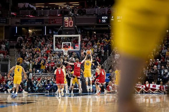 Nimari Burnett (4), Vladislav Goldin (50), and Tre Donaldson (3)
