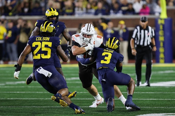 Junior Colson (25) and Keon Sabb (3)