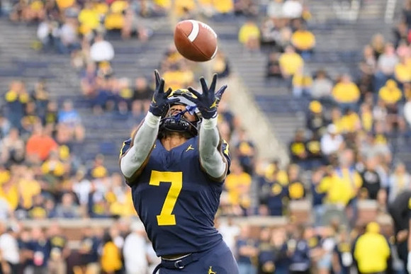 Donovan Edwards (7)