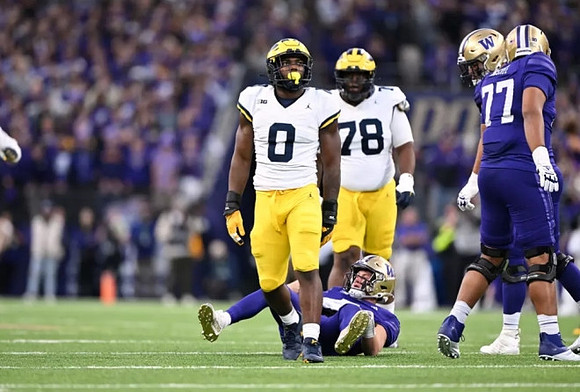 Josaiah Stewart (0) and Kenneth Grant (78)