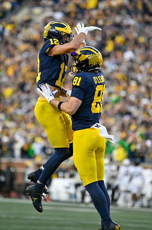 Kendrick Bell (12) and Peyton O'Leary (81)