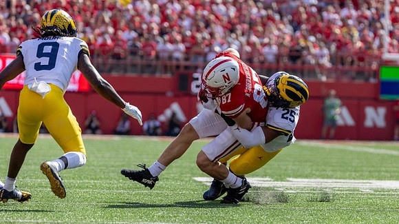 Rod Moore (9) and Junior Colson (25)