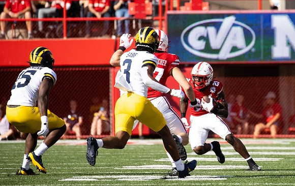 Junior Colson (25) and Keon Sabb (3)