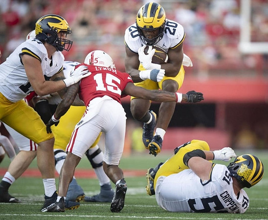 Marlin Klein (17), Kalel Mullings (20), and Greg Crippen (51)