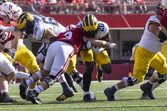 Zak Zinter (65) and Kalel Mullings (20)