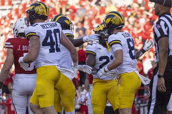 Josh Beetham (40), Tavierre Dunlap (22), and Peyton O'Leary (81)