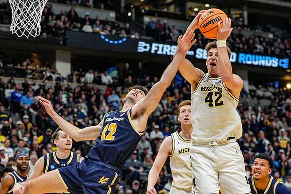 Will Tschetter (42) and Danny Wolf (1)