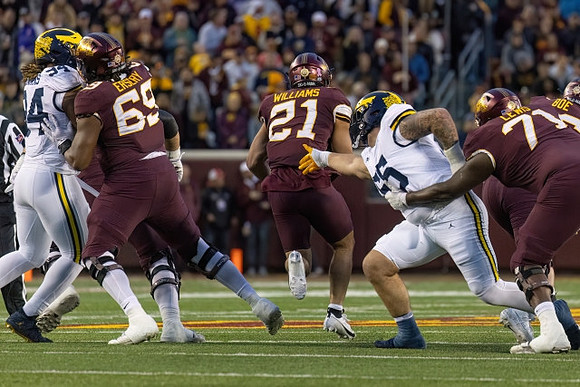 Kris Jenkins (94) and Mason Graham (55)