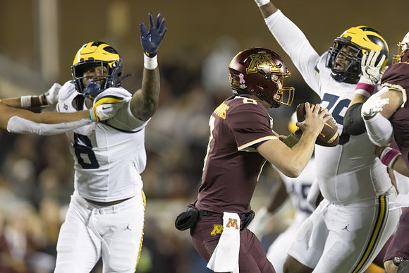 Derrick Moore (8) and Kenneth Grant (78)