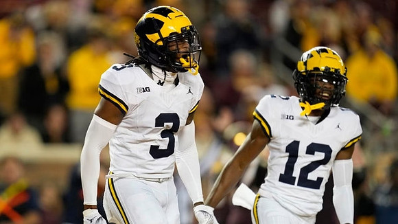 Keon Sabb (3) and Josh Wallace (12)