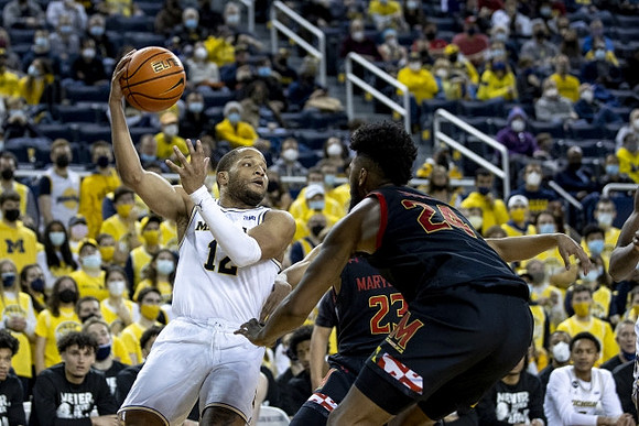 DeVante' Jones (12)