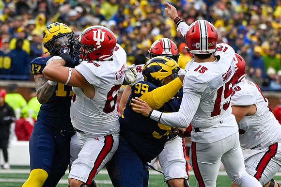 Braiden McGregor (17) and Cam Goode (99)