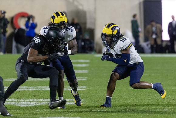 German Green (33) and Ja'Den McBurrows (18)