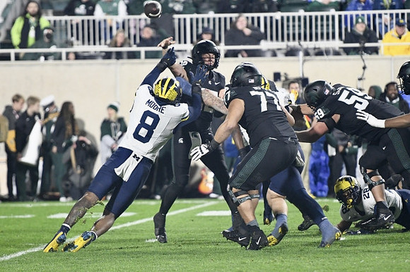 Derrick Moore (8)