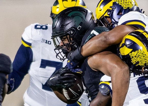 Kenneth Grant (78) and Rod Moore (9)