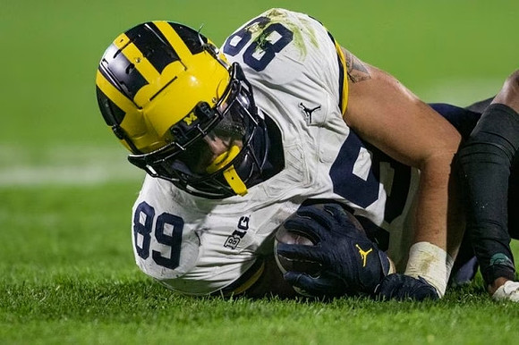 AJ Barner (89)