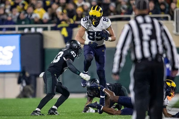 AJ Barner (89)