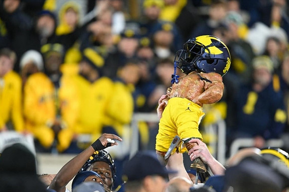 Paul Bunyan Trophy and Michigan Team