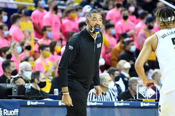 Juwan Howard and Terrance Williams II (5)