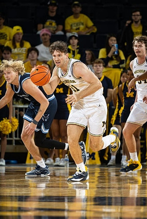 Harrison Hochberg (31) and Jackson Selvala (34)