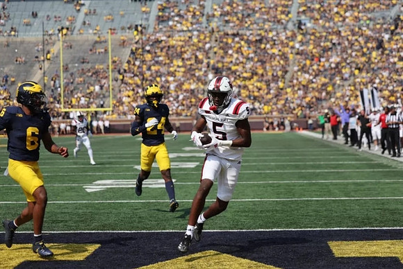 Brandyn Hillman (6) and Myles Pollard (24)