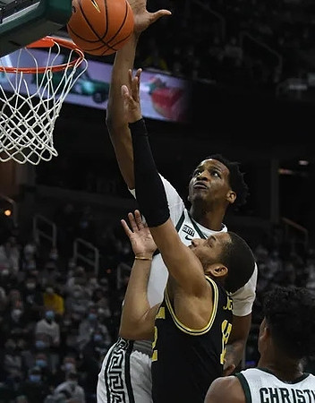 DeVante' Jones (12)