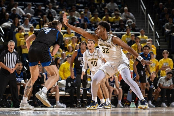 George Washington III (40) and Tarris Reed Jr. (32)