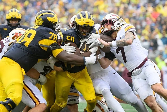 Myles Hinton (78) and Kalel Mullings (20)