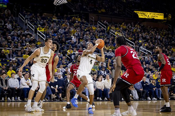 Vladislav Goldin (50) and Nimari Burnett (4)