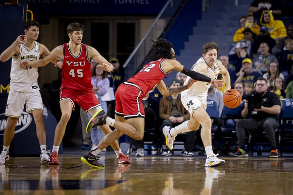 Ian Burns (14) and Harrison Hochberg (31)