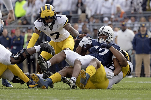 Makari Paige (7) and Kenneth Grant (78)