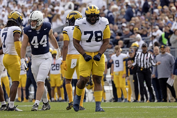 Makari Paige (7) and Kenneth Grant (78)