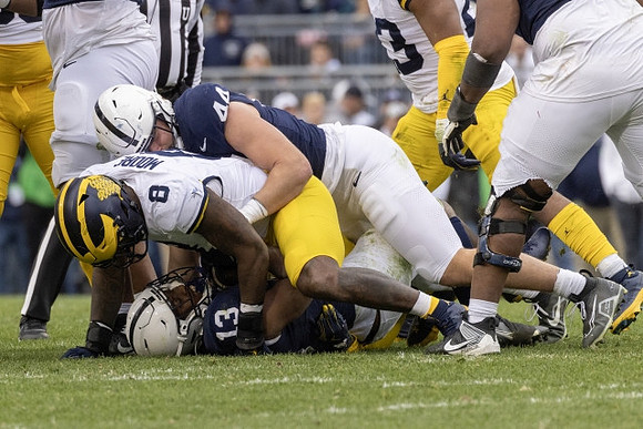 Derrick Moore (8)