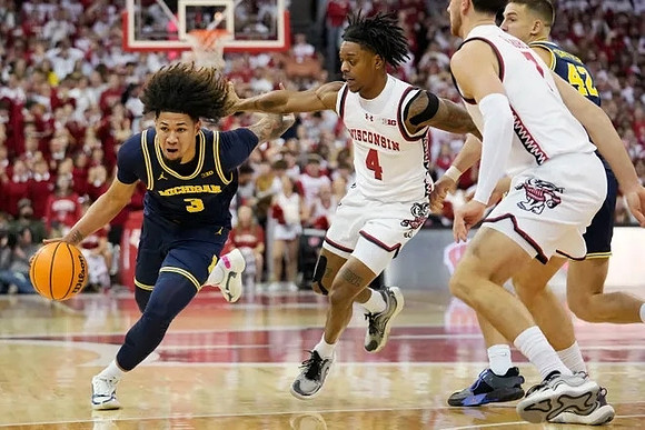 Tre Donaldson (3) and Will Tschetter (42)