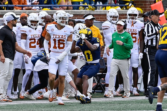 Semaj Morgan (0) and Kendrick Bell (12)