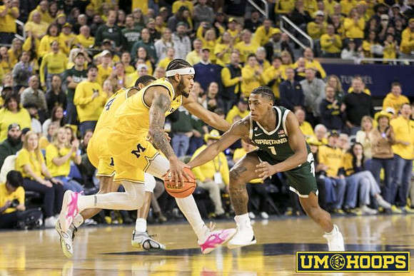 Nimari Burnett (4) and Roddy Gayle Jr. (11)