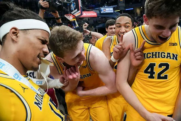 Rubin Jones (15), Danny Wolf (1), Nimari Burnett (4), and Will Tschetter (42)