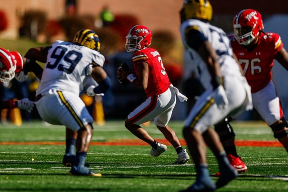 Cam Goode (99) and Jaylen Harrell (32)