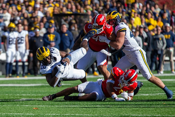 Kalel Mullings (20) and Max Bredeson (44)