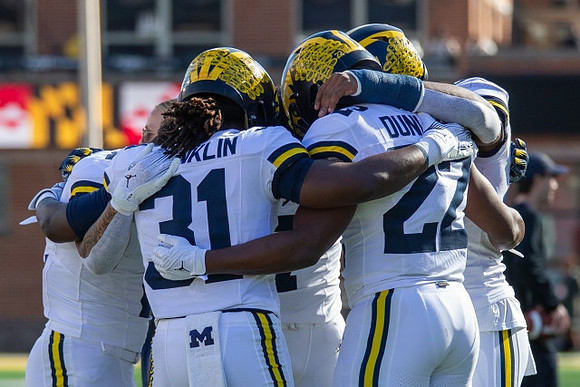 Leon Franklin (31) and Tavierre Dunlap (22)