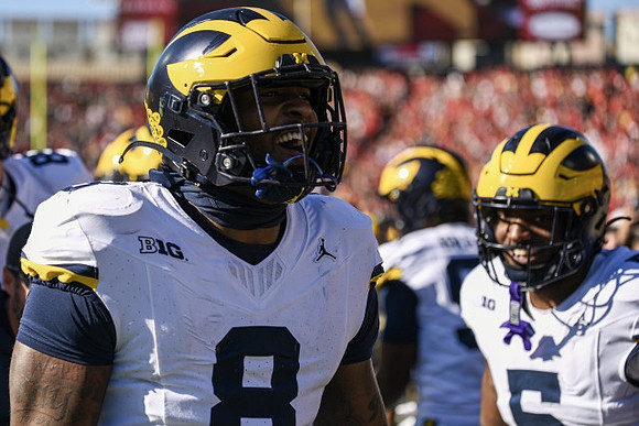 Derrick Moore (8) and Josaiah Stewart (5)