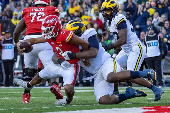 Kenneth Grant (78) and Jaylen Harrell (32)